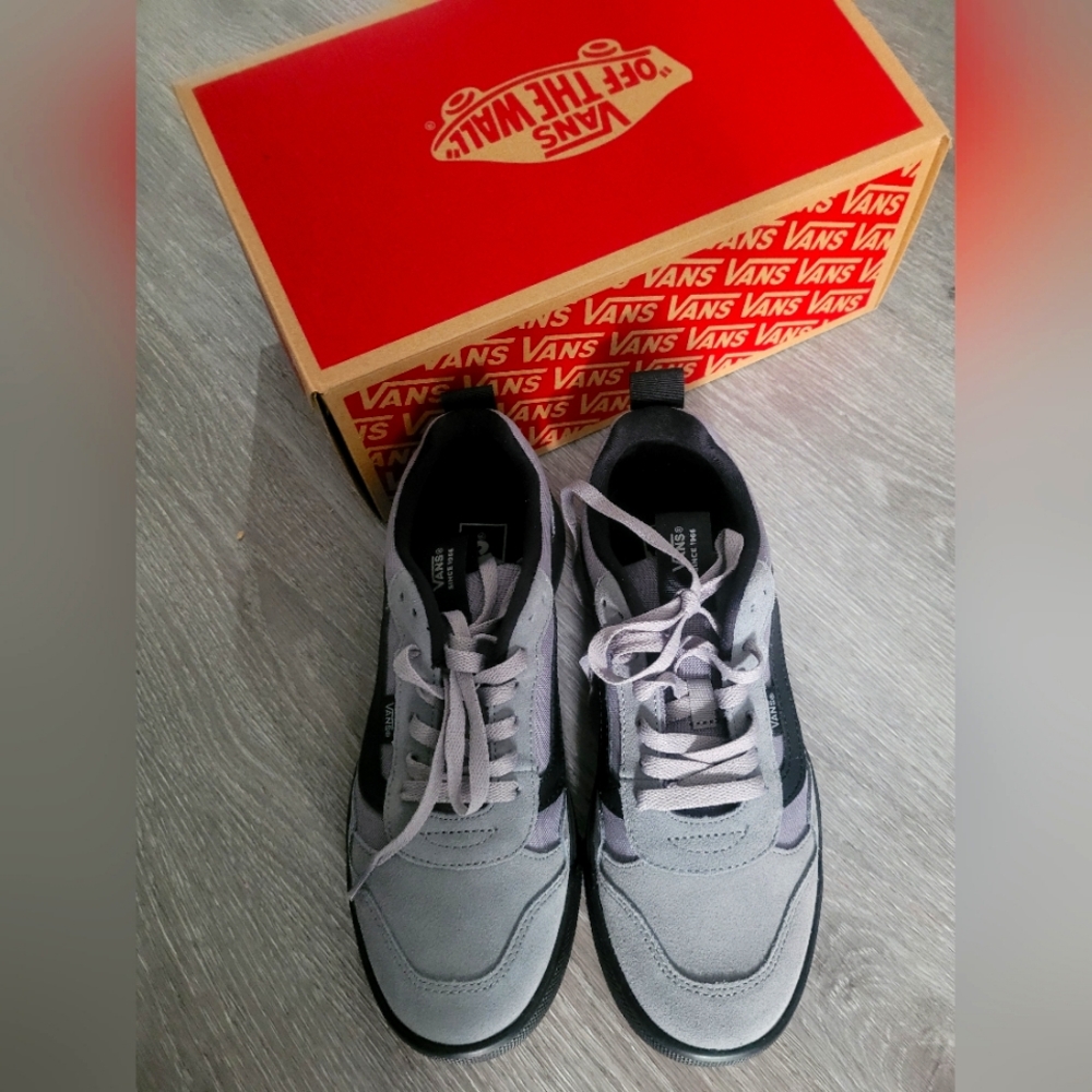 Vans Men's Black and Gray Sneakers Size 8.0 MENS